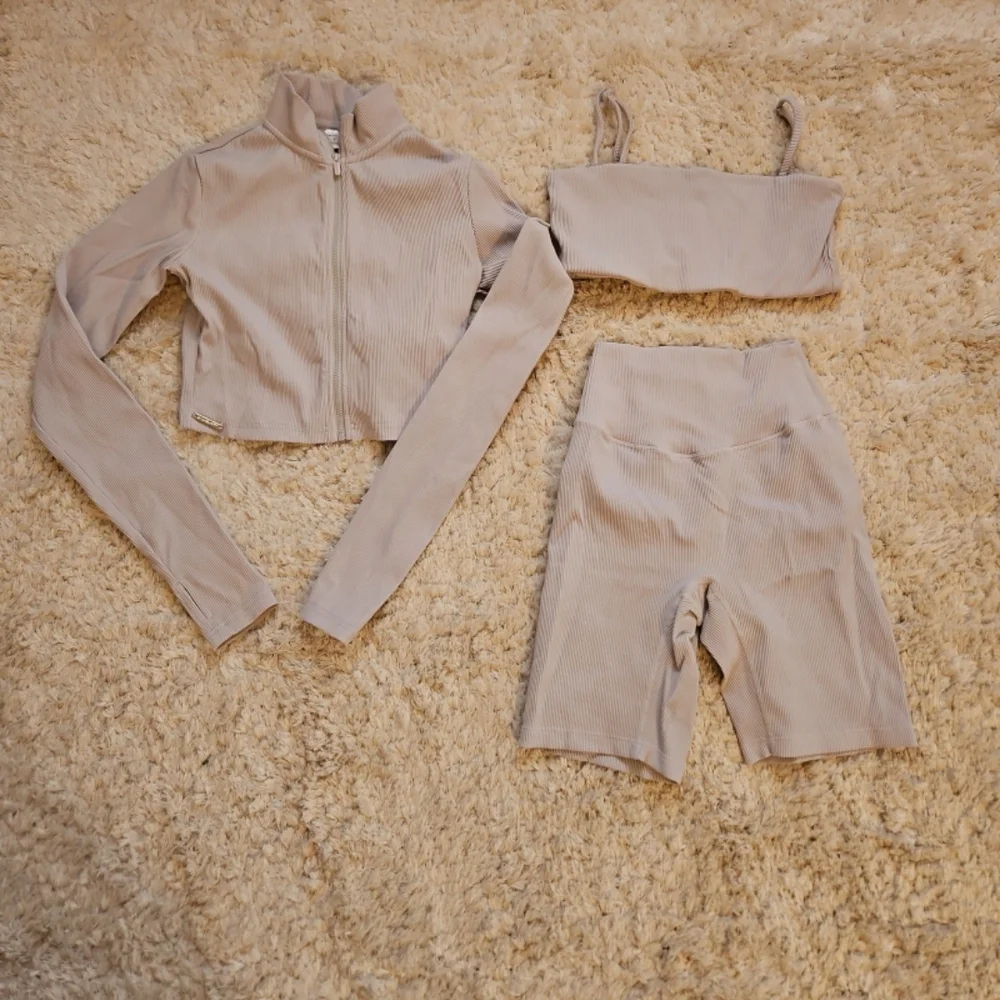 Active Three Piece Set - Picture 2 of 5